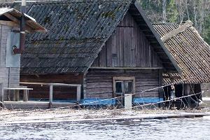 Kanoottiretkiä Soomaan kansallispuiston tulva-alueella