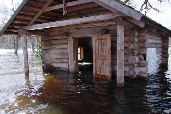 Kanuwanderungen im Überflutungsgebiet des Soomaa Nationalparks