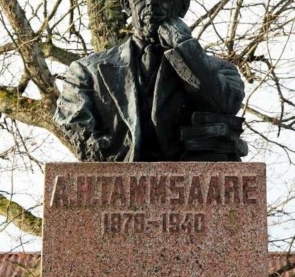 Anton Hansen-Tammsaares staty i Järva-Madise