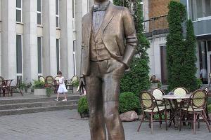 Sculpture of Karl Menning